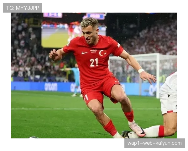 马兹拉维复出增强曼联右路 多面手属性缓解防线轮换压力